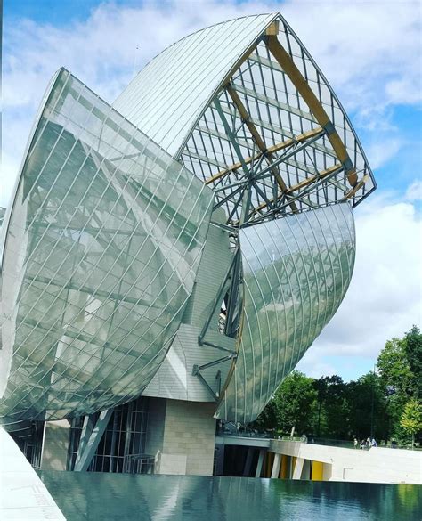 frank gehry foundation louis vuitton|louis vuitton foundation images.